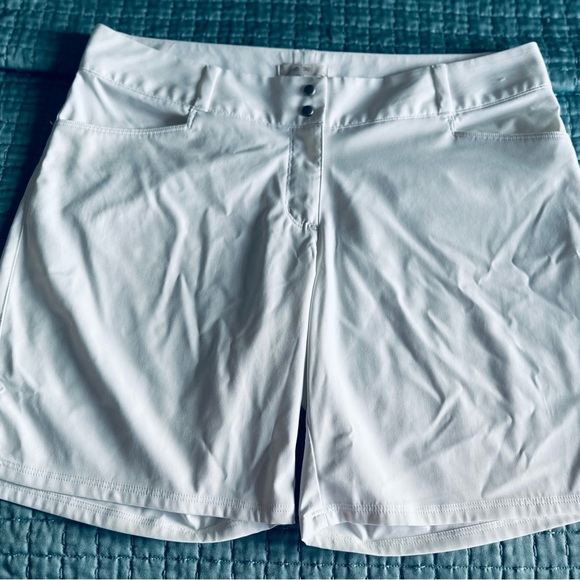 Adidas solid white short - Picture 2 of 7